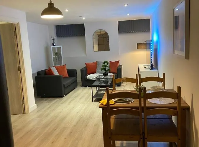 Home From Home Cosy 2 Bed Apartment