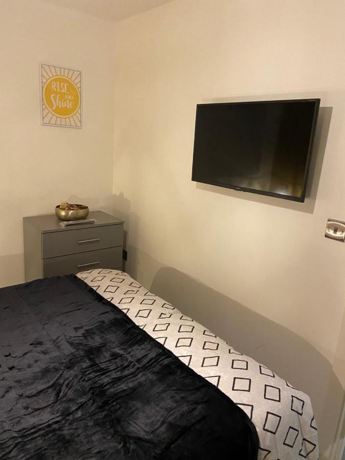 From Cosy 2 Bed Apartment Bradford (West Yorkshire)