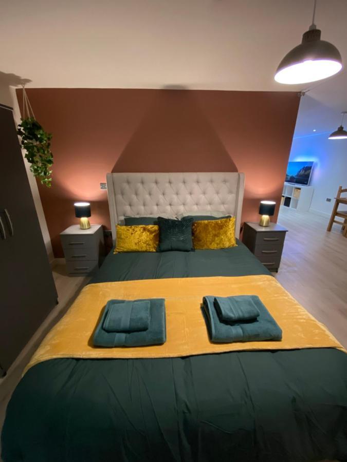 From Cosy 2 Bed Apartment Bradford (West Yorkshire)